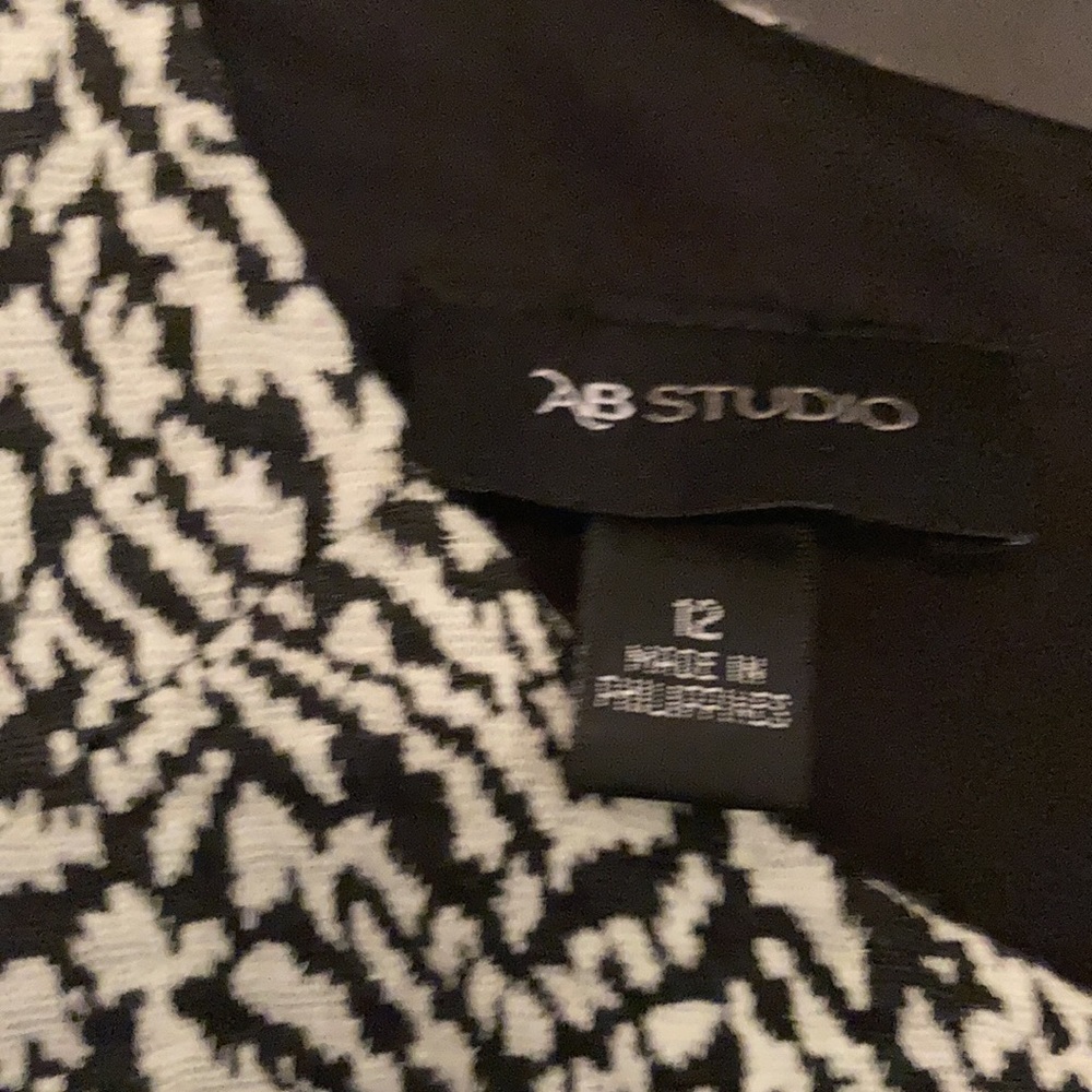 Dress - Picture 3 of 4